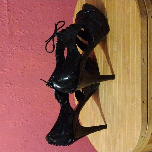 Apostrophe,Size 7, Patent leather, lace up, high heel shoes - Picture 4 of 7